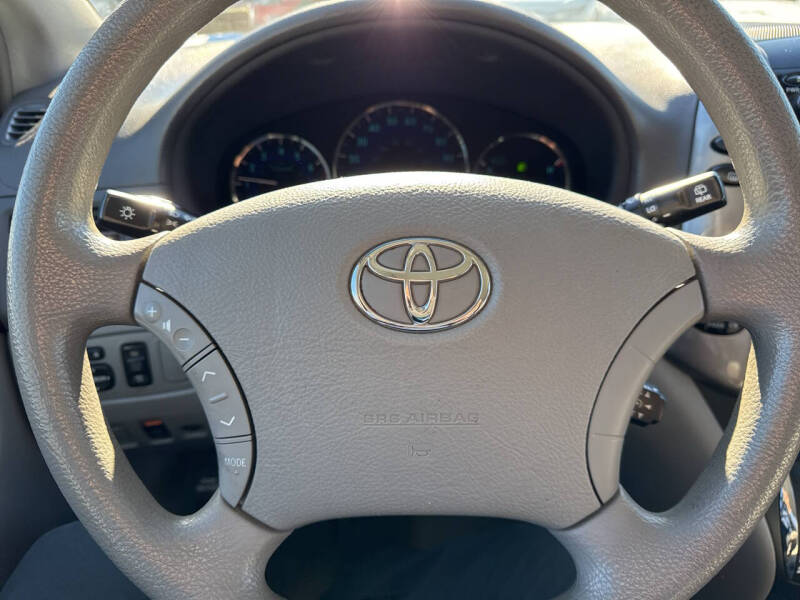 2007 Toyota Sienna LE 8-Passenger