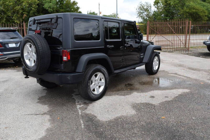 2015 Jeep Wrangler Unlimited Sport photo 3