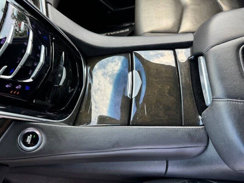 2017 Cadillac Escalade ESV Platinum