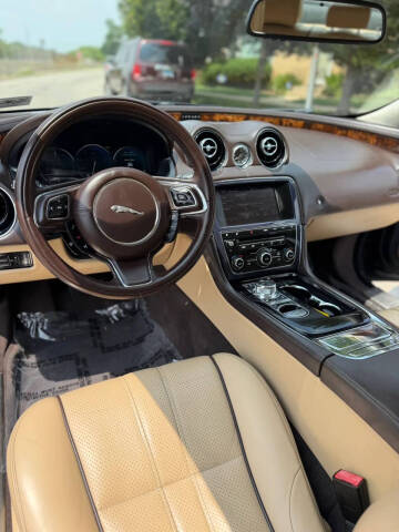 2013 Jaguar XJ