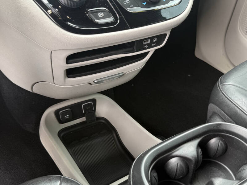 2020 Chrysler Pacifica Touring L