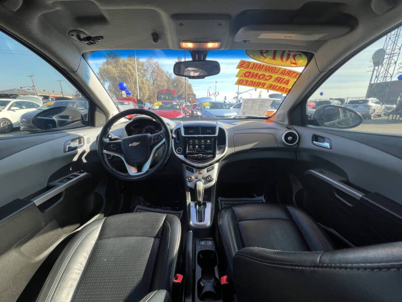 2019 Chevrolet Sonic Premier Auto