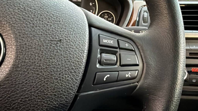 2015 BMW 3 Series 320i