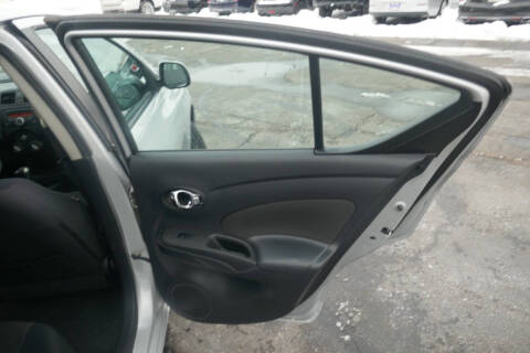 2013 Nissan Versa 1.6 SV