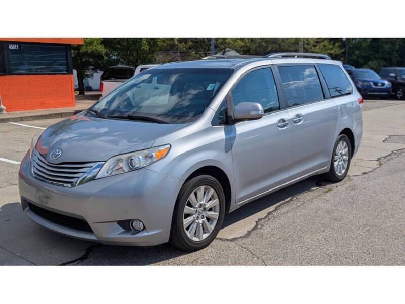 2014 Toyota Sienna Limited's photo