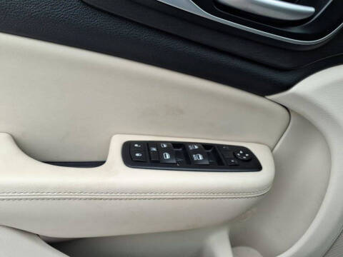 2017 Chrysler 200 Limited Platinum