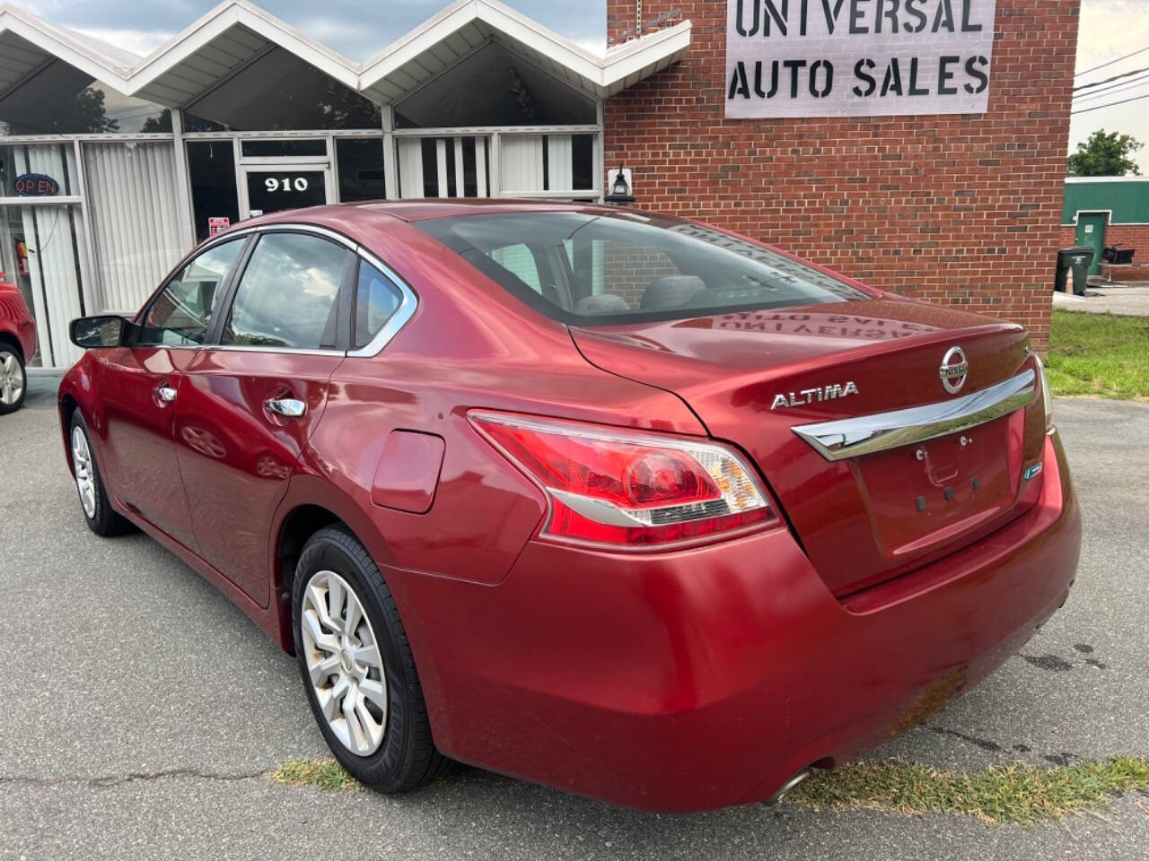 2013 Nissan Altima for sale at Universal Auto Sales LLC in Burlington, NC