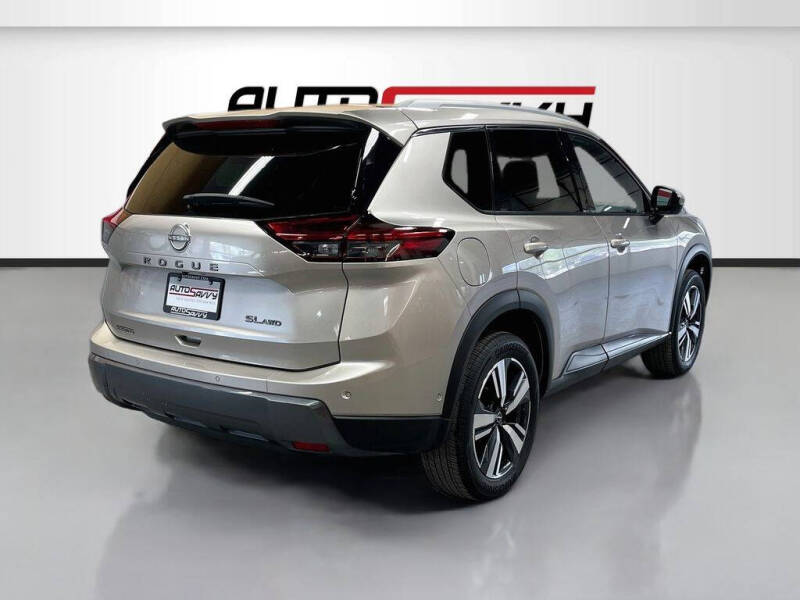 2025 Nissan Rogue SL