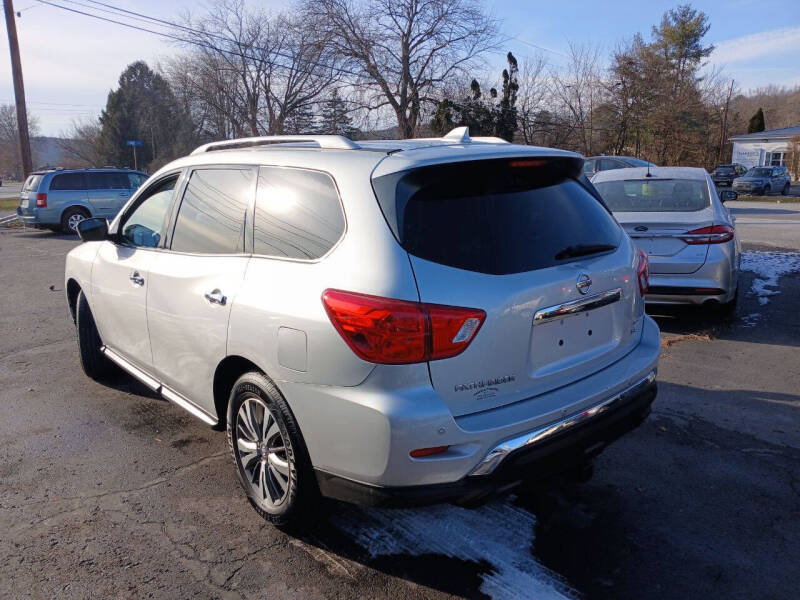 2019 Nissan Pathfinder SL