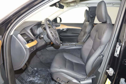 2025 Volvo XC90 B5 Plus Bright Theme