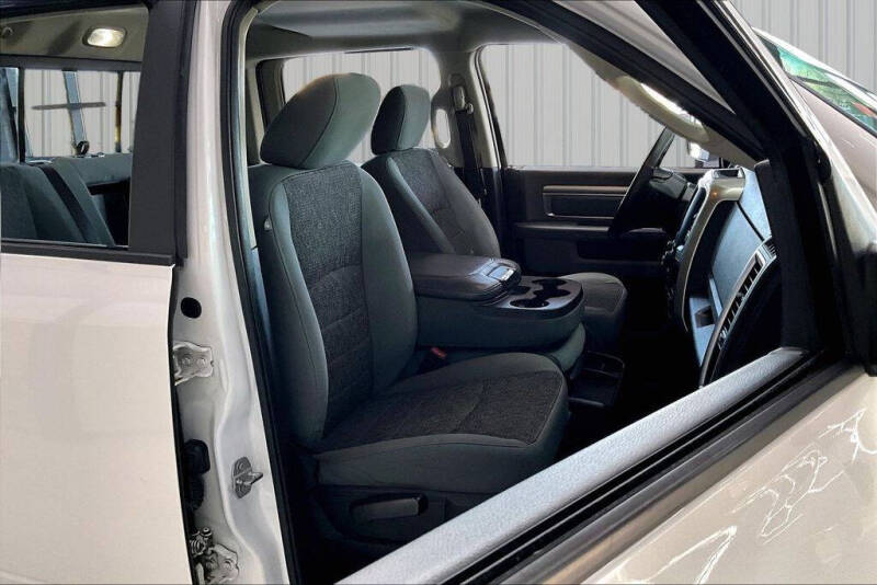 2017 RAM 1500 SLT