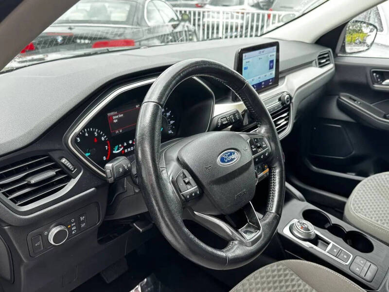 2021 Ford Escape SE