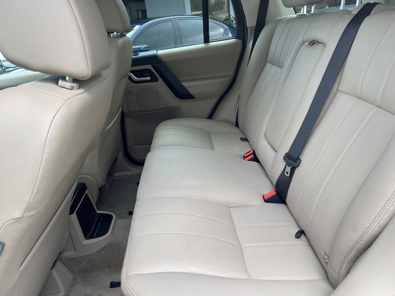 2013 LAND ROVER LR2 SUV / Crossover - $9,700