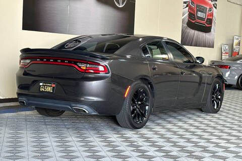 2017 Dodge Charger SE