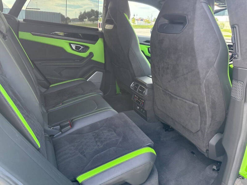 2024 Lamborghini Urus S