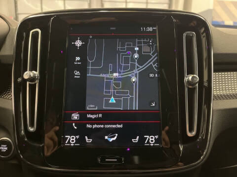 2022 Volvo XC40 T5 R-Design