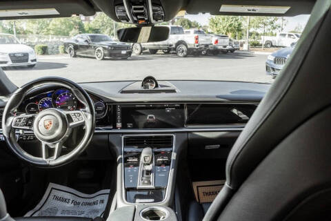 2018 Porsche Panamera 4