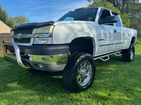 2004 Chevrolet Silverado 2500HD for sale at Easter Brothers Preowned Autos in Vienna WV