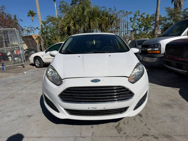 2014 Ford Fiesta S's photo
