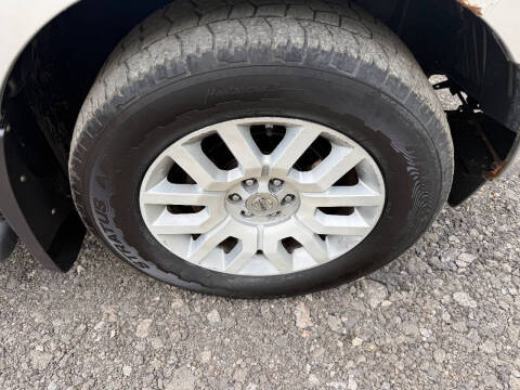 2009 Nissan Frontier LE