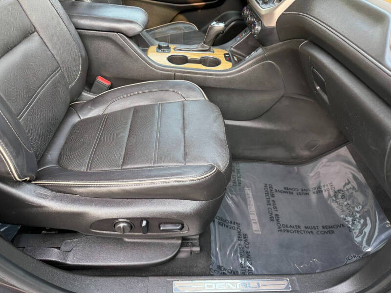 2017 GMC Acadia Denali