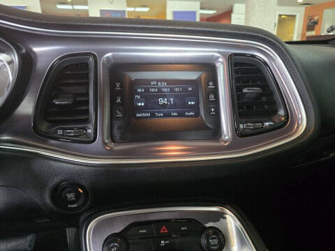 2015 Dodge Challenger SXT