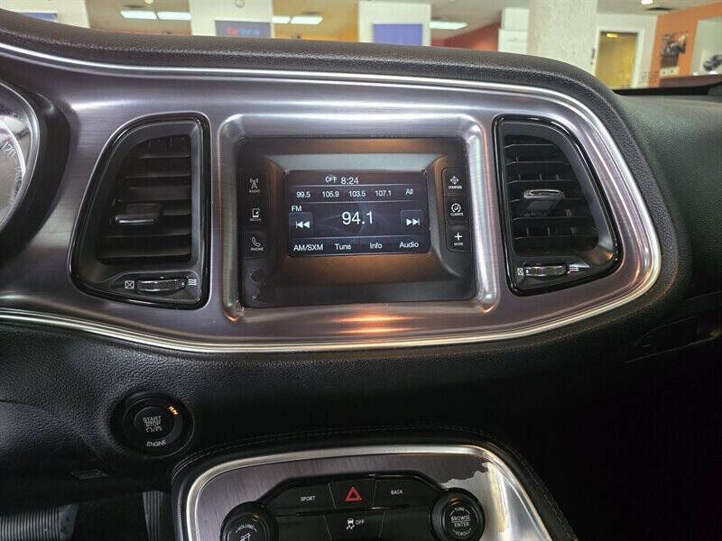 2015 Dodge Challenger SXT