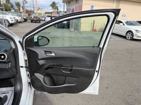 2017 Chevrolet Sonic LT Auto