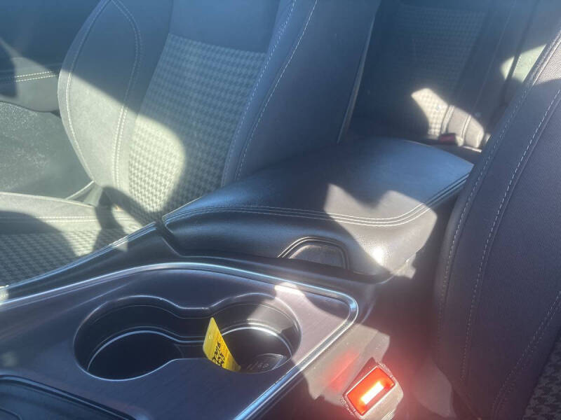 2015 Dodge Challenger SXT