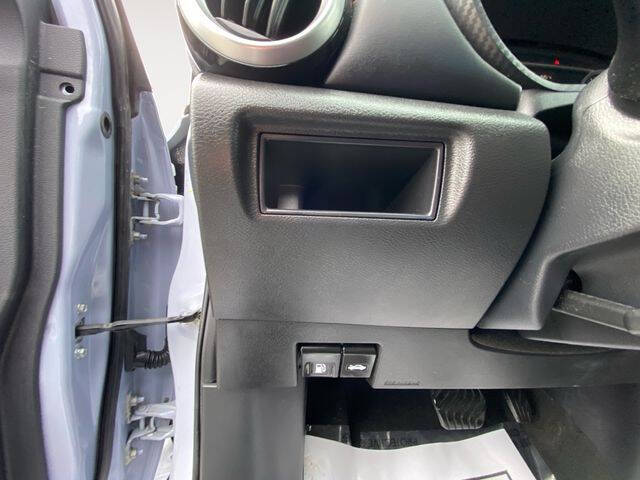 2024 Nissan Versa SR