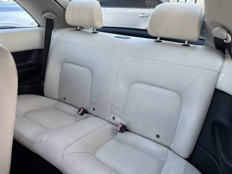 2008 Volkswagen New Beetle Triple White