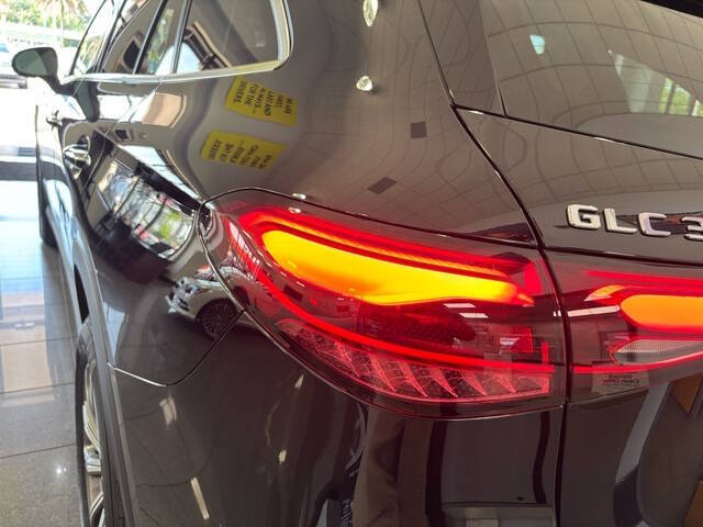 2024 Mercedes-Benz GLC 9