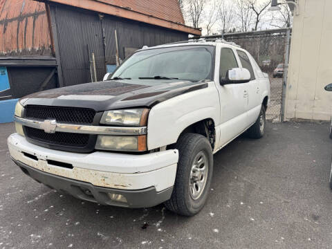 2005 Chevrolet Avalanche for sale at Michaels Used Cars Inc. in East Lansdowne PA