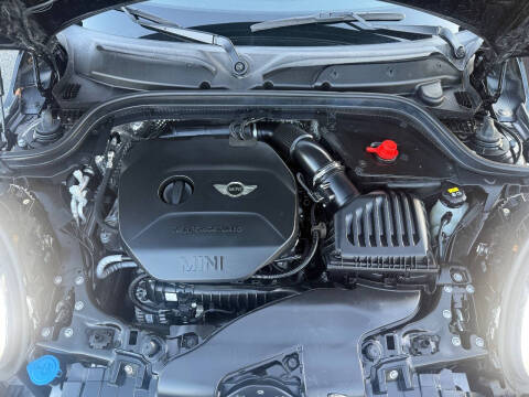 2017 MINI Hardtop 4 Door Cooper