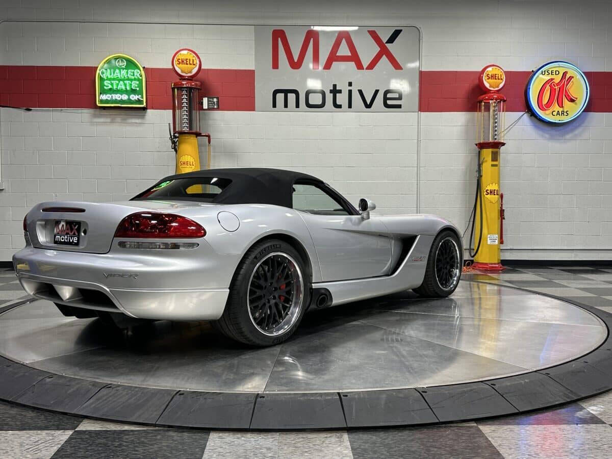2005 Dodge Viper 8