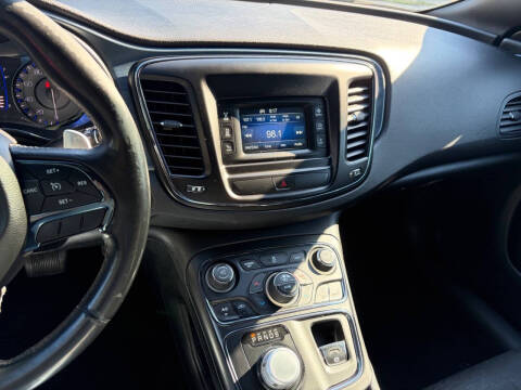 2016 Chrysler 200 S