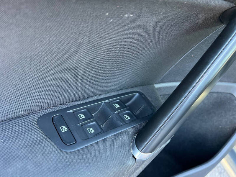 2019 Volkswagen Golf S