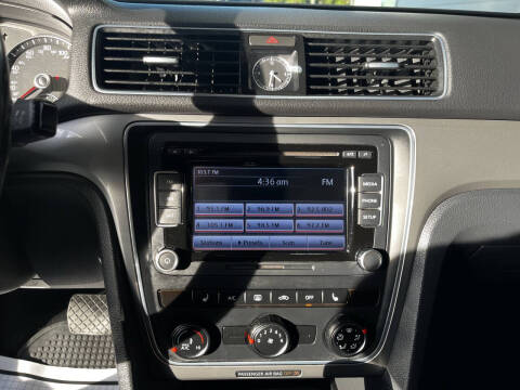 2015 Volkswagen Passat 1.8T Limited Edition