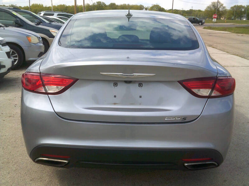 2015 Chrysler 200 S