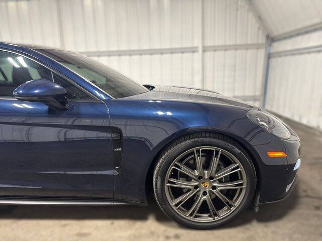 2018 Porsche Panamera 4