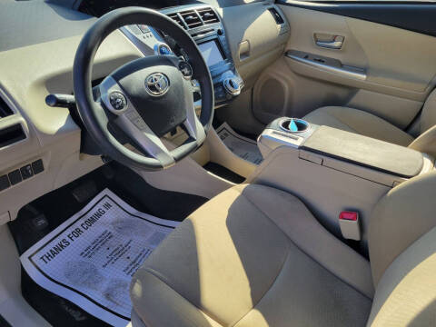 2013 Toyota Prius v Two