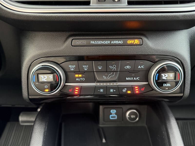 2021 Ford Escape Hybrid Titanium