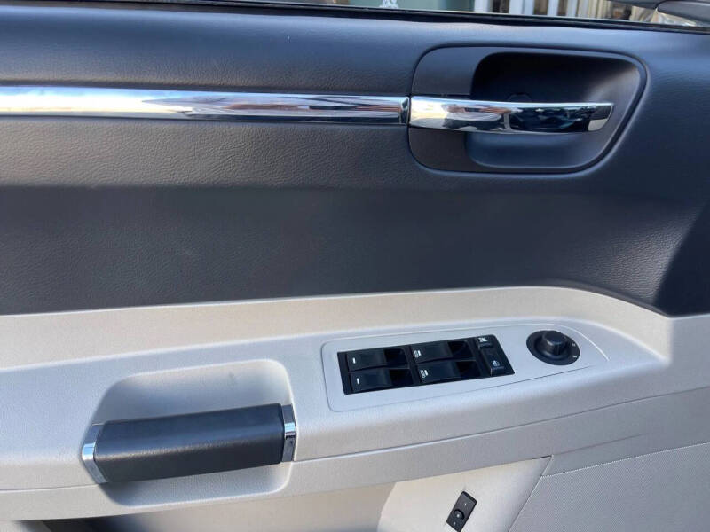 2006 Chrysler 300 SRT-8