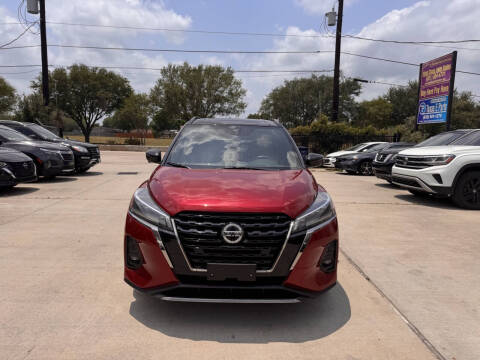 2021 Nissan Kicks SR