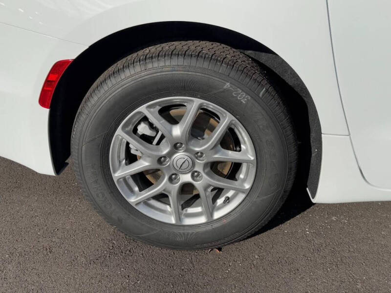 2026 Chrysler Voyager LX