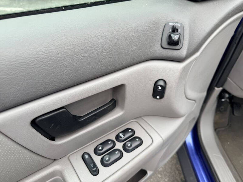 2003 Ford Taurus SE