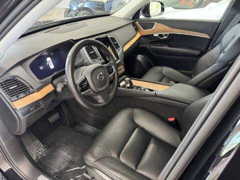 2024 Volvo XC90 B6 Core Bright Theme