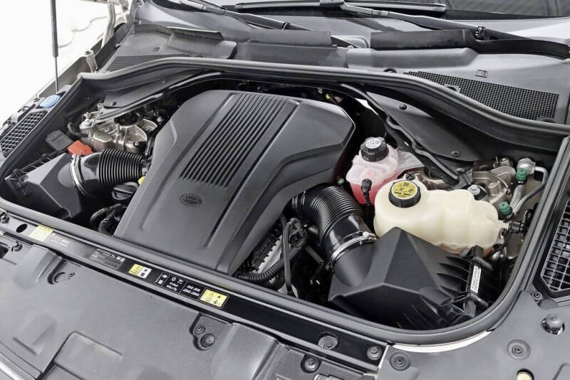 2025 Land Rover Range Rover P530 SE