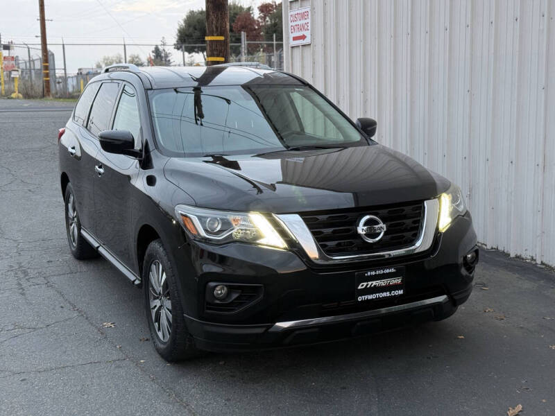 2018 Nissan Pathfinder SV