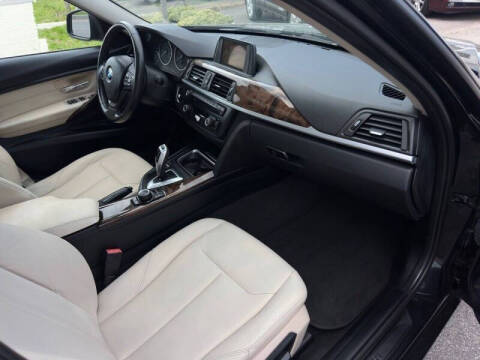 2015 BMW 3 Series 320i